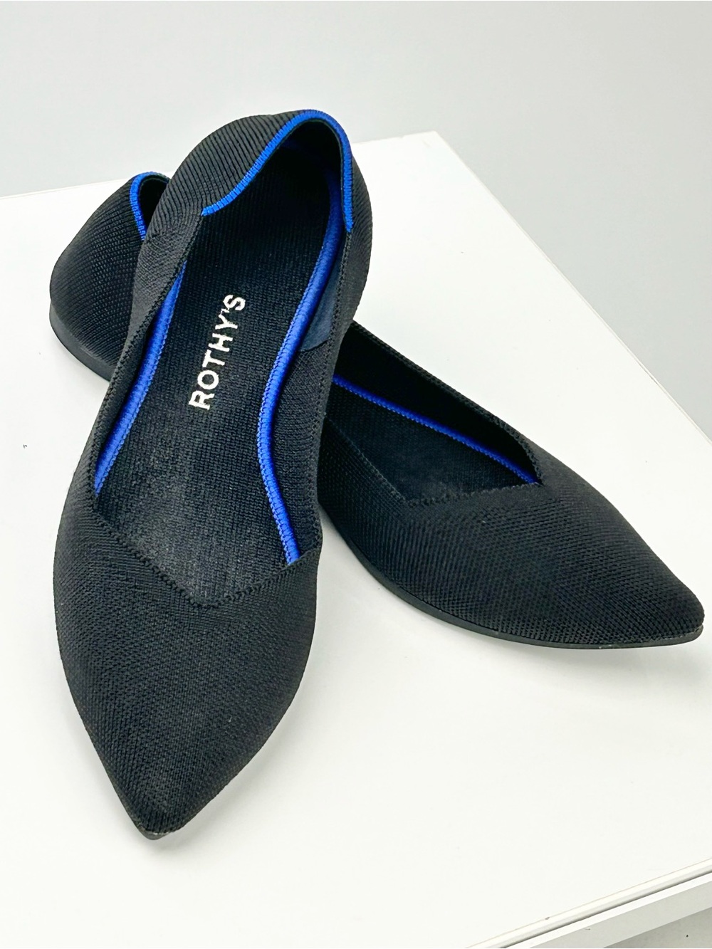 Rothy’s The Point Black Cobalt Blue Trim Knit Pointed Toe Flats 10.5